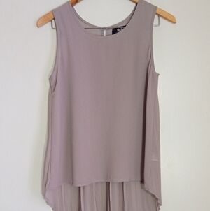 Lulu's sleeveless high low pleated blouse women's size medium